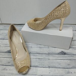 Audrey Brooke Women's Gold Pumps Shoes Heels - Open Toe - Size 8.5M